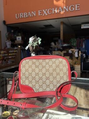 Gucci Supreme GG Red/monogram crossbody bag - Excellent
